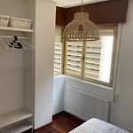 Piso Centrico De Dos Habitaciones Con Terraza Y Balcon En Santander