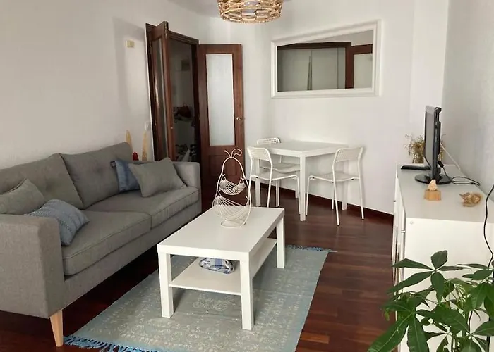 Piso Centrico De Dos Habitaciones Con Terraza Y Balcon En Santander